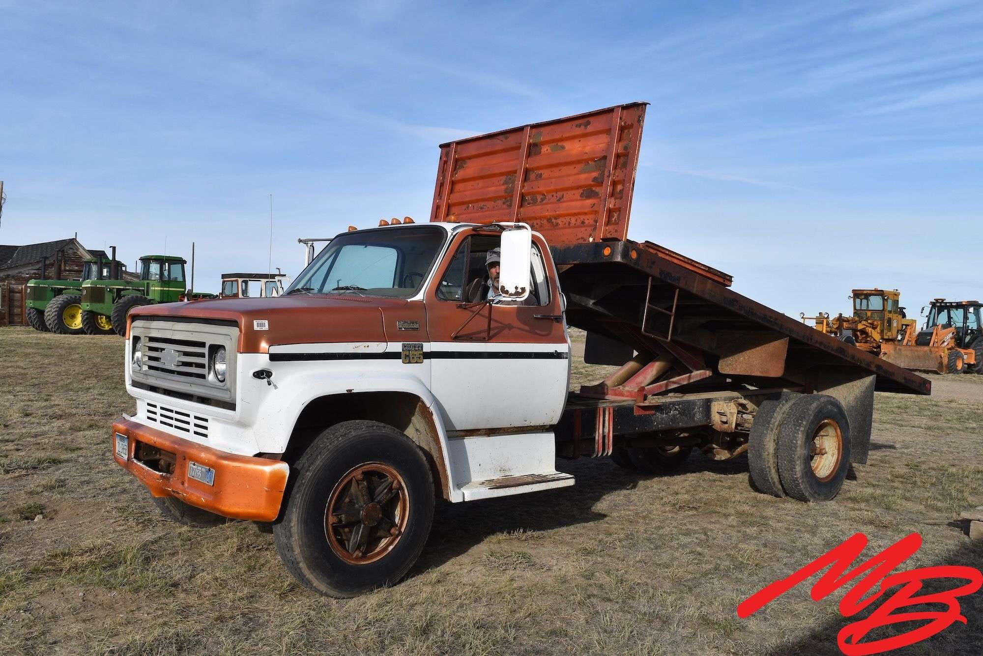 1976 Chevrolet C65 Equipment Image0