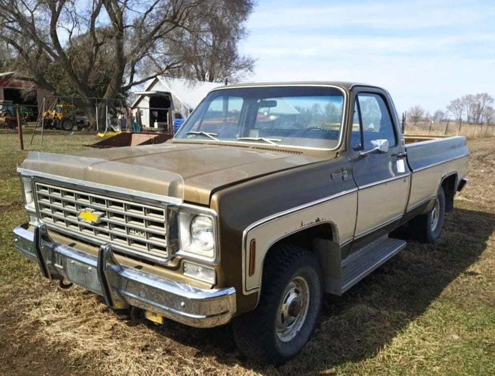 1976 Chevrolet Silverado K20 Equipment Image0