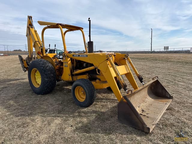 Image of John Deere 300B equipment image 4