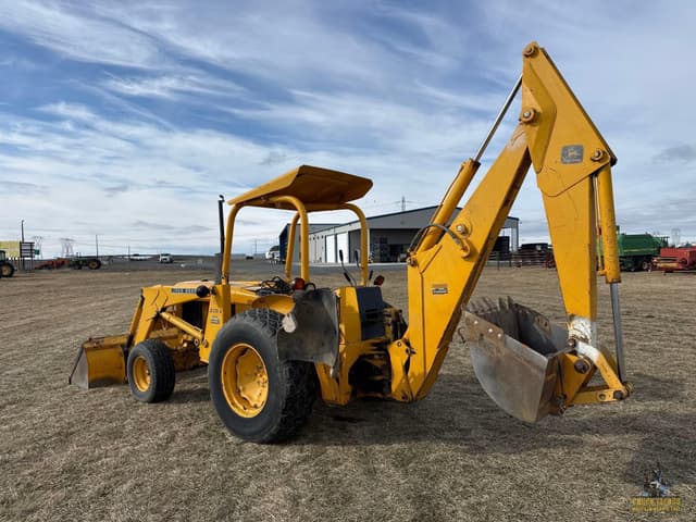 Image of John Deere 300B equipment image 2