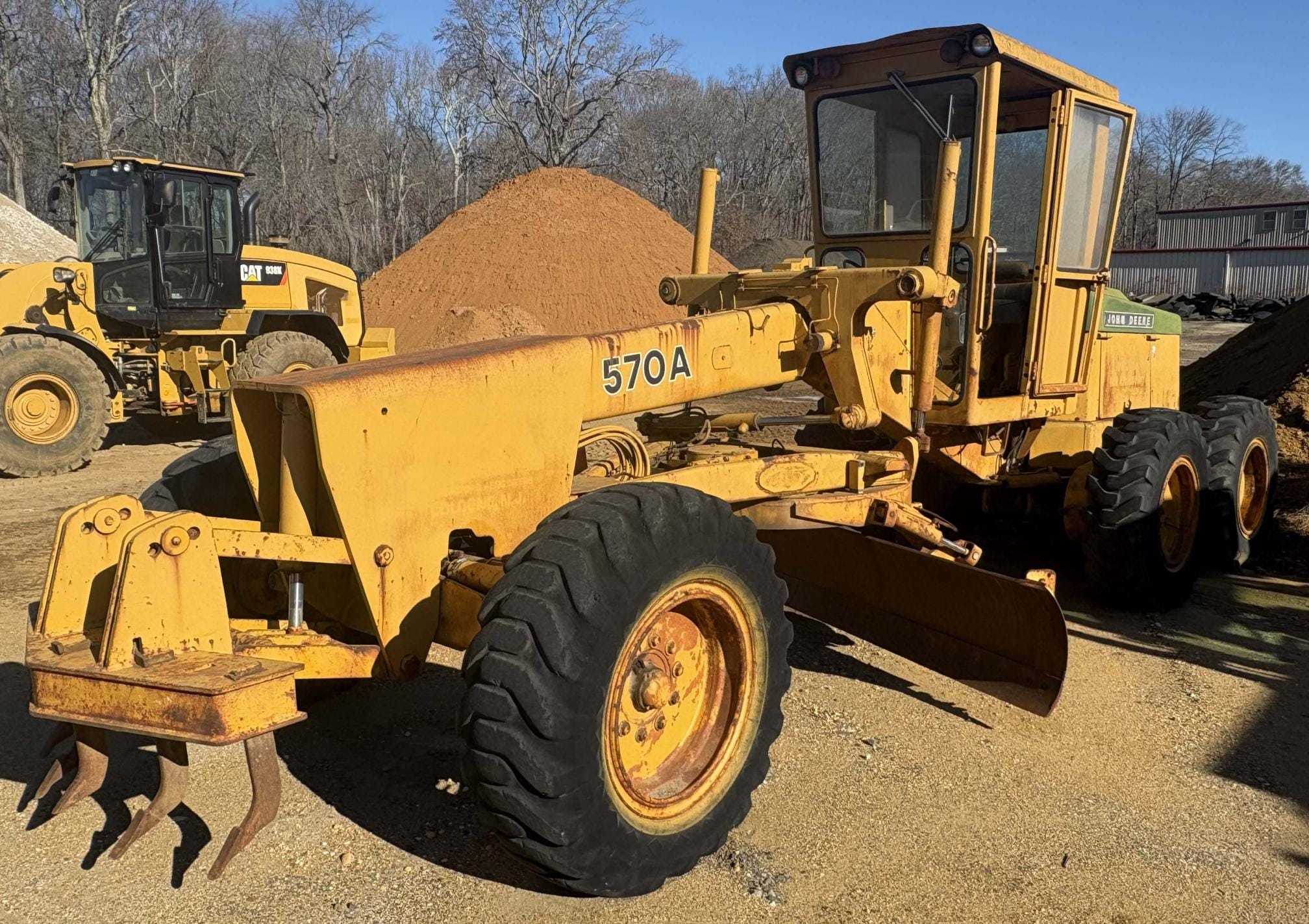 1976 John Deere 570A Equipment Image0