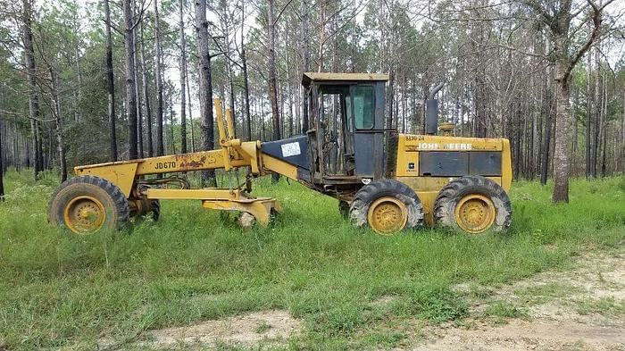Image of John Deere 670 Primary image