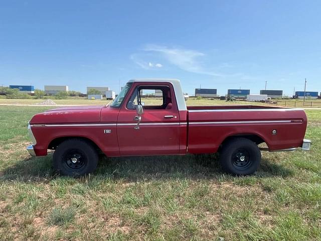 Image of Ford F-100 equipment image 2