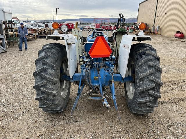 Image of Ford 2600 equipment image 4