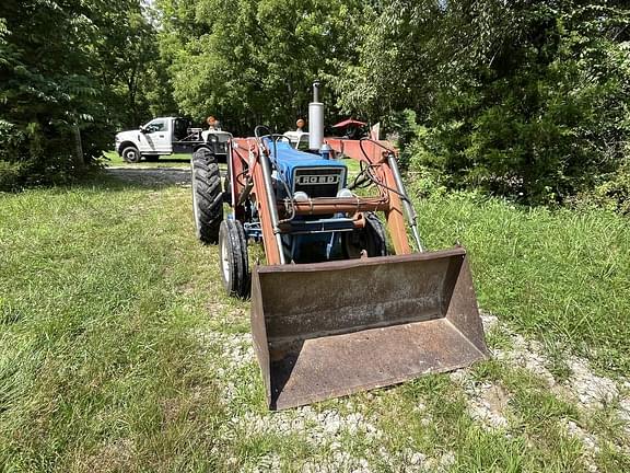 Image of Ford 3600 equipment image 3