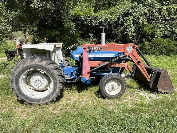 Image of Ford 3600 equipment image 4