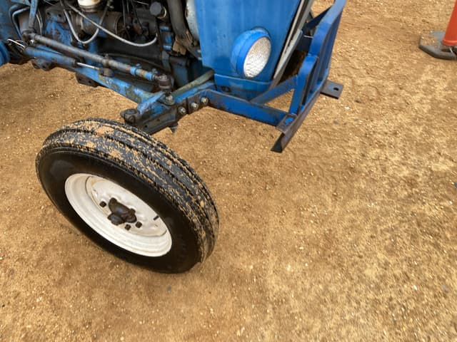 Image of Ford 3600 equipment image 4