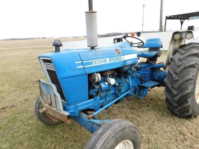 Image of Ford 4600 equipment image 2