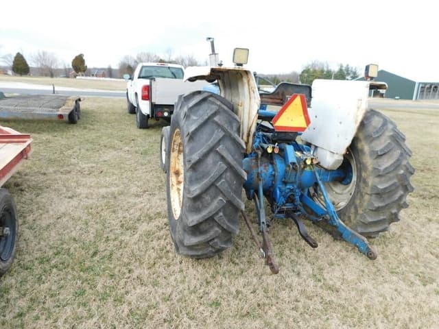Image of Ford 4600 equipment image 3