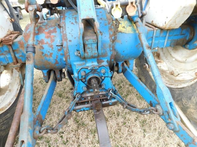 Image of Ford 4600 equipment image 4