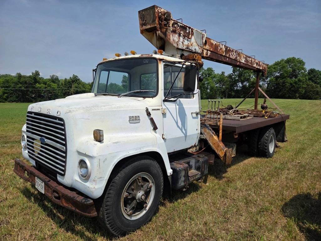 1976 Ford 7000 Equipment Image0