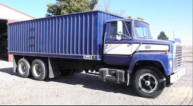 Image of Ford F-750 equipment image 1