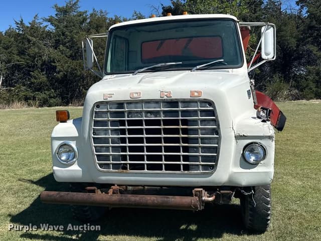 Image of Ford F-750 equipment image 1