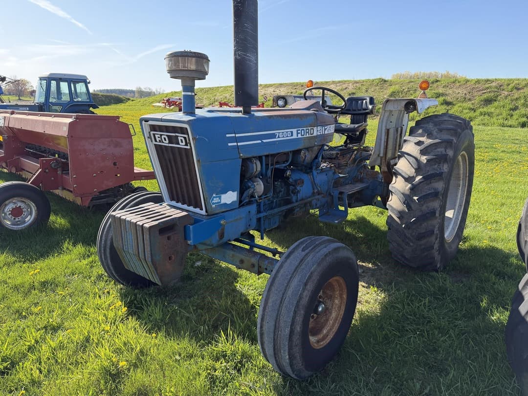 Image of Ford 7600 Primary image
