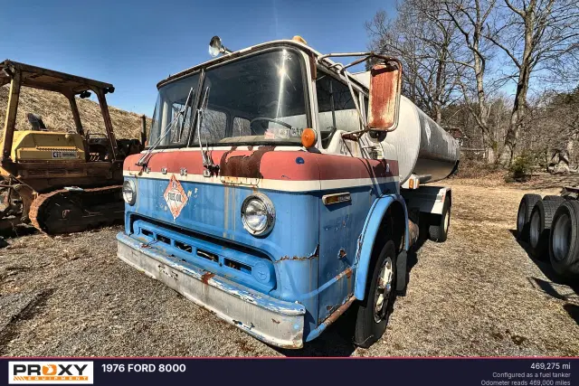 Image of Ford F-8000 equipment image 1