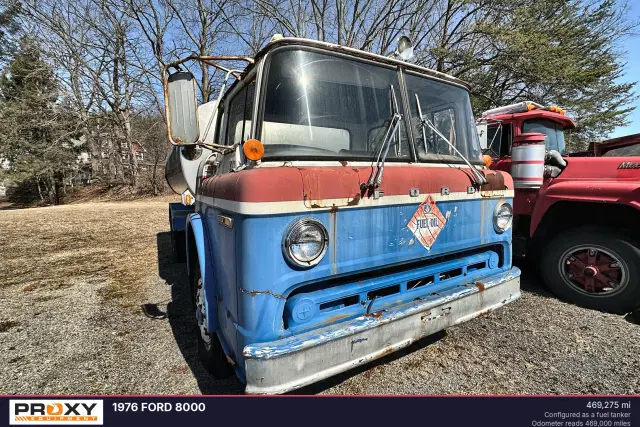 Image of Ford F-8000 equipment image 2