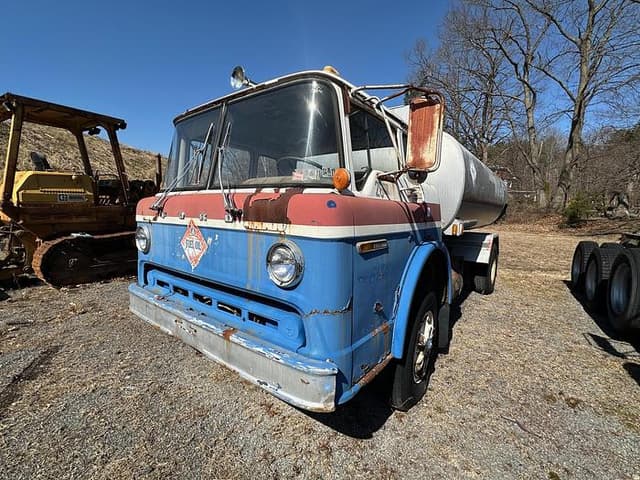 Image of Ford 8000 equipment image 1