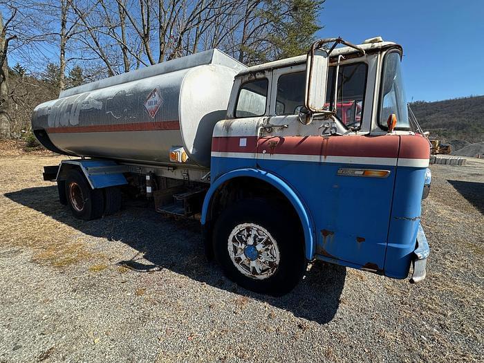 Image of Ford 8000 Primary image