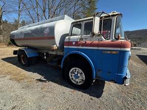 1976 Ford 8000 Image