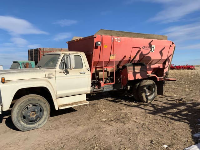 Image of Ford F-600 equipment image 4