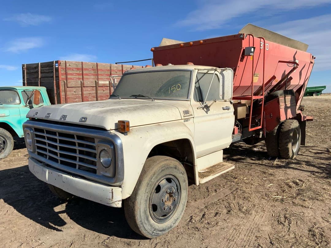 Image of Ford F-600 Primary image