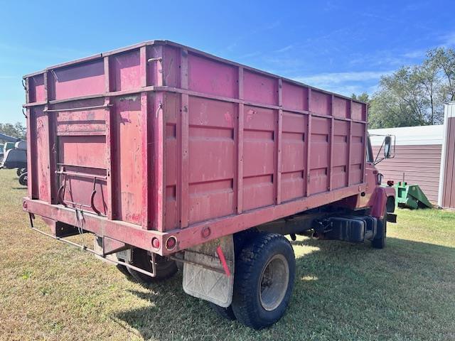 Image of Ford F-700 Image 1