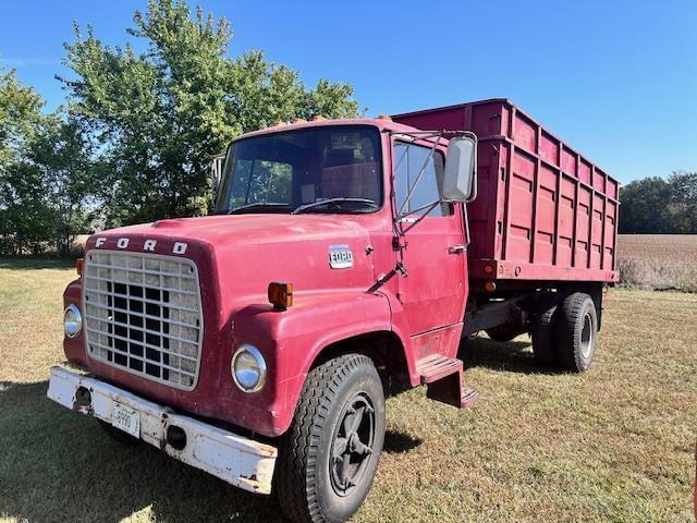Image of Ford F-700 Image 0