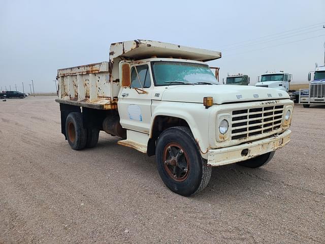 Image of Ford F-750 equipment image 1