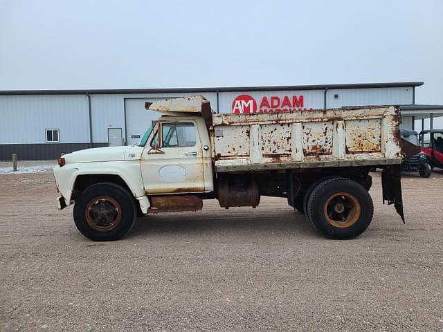 Image of Ford F-750 equipment image 4