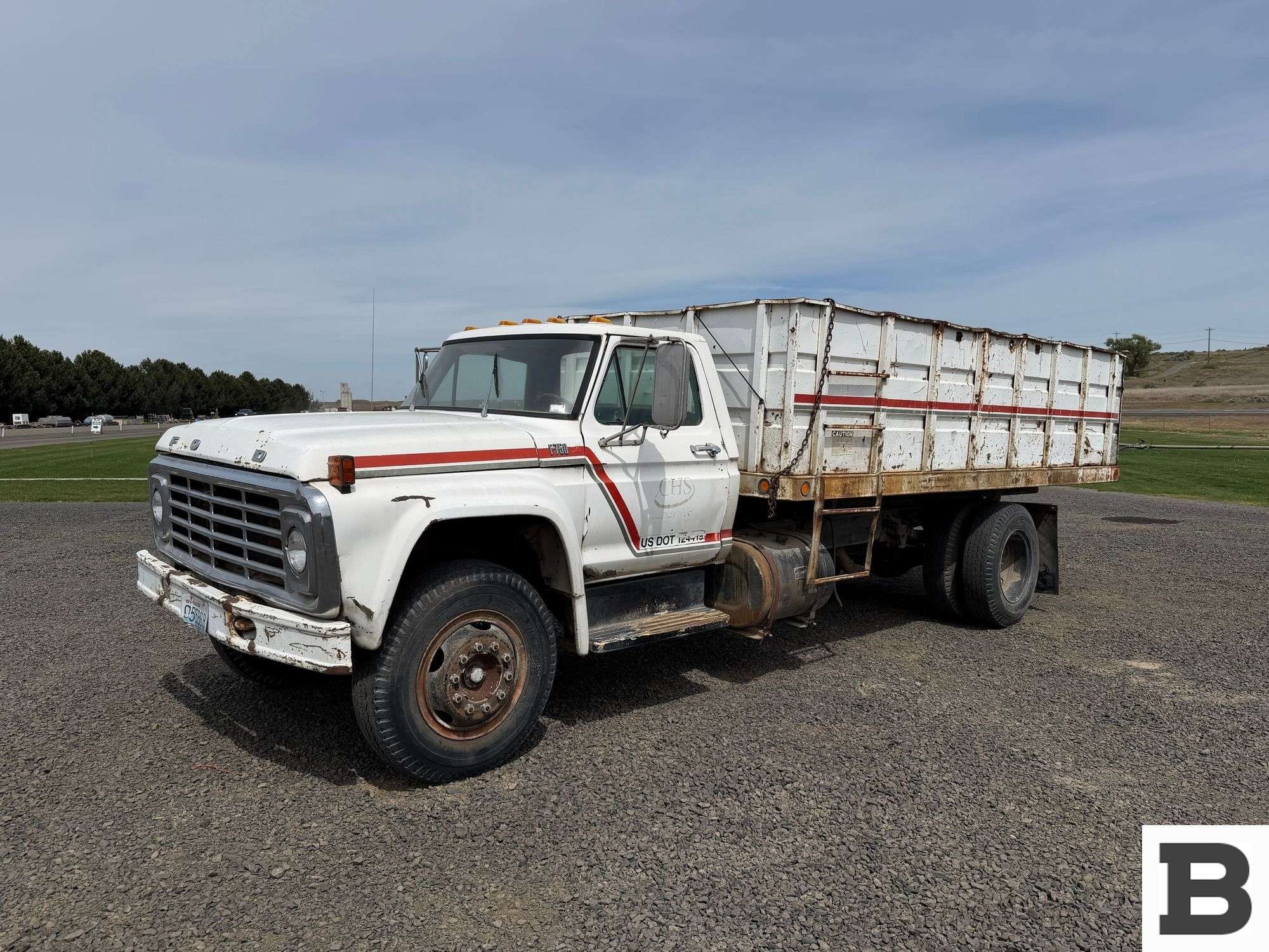 1976 Ford F-750 Equipment Image0