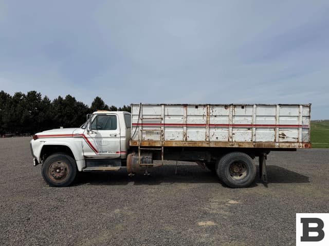 Image of Ford F-750 equipment image 1