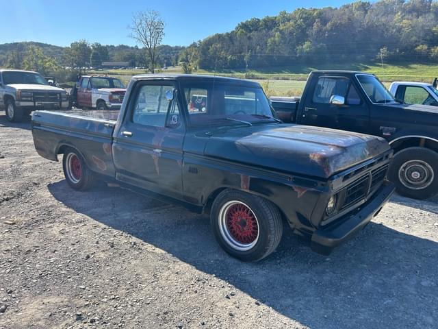 Image of Ford F-100 equipment image 1