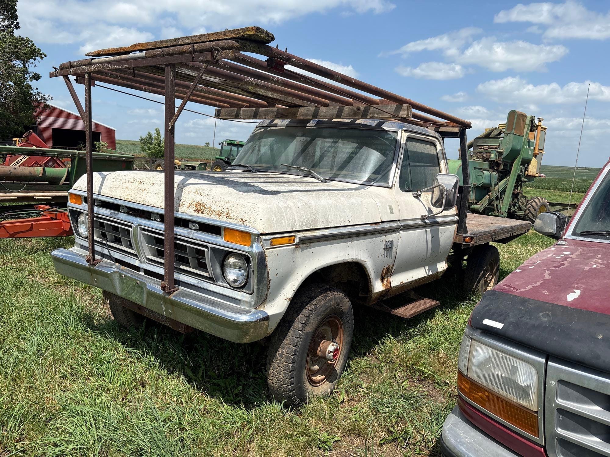 1976 Ford F-250 Equipment Image0