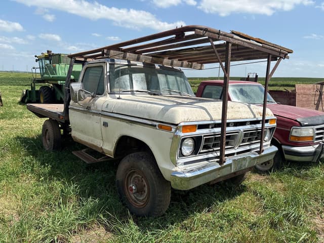 Image of Ford F-250 equipment image 1