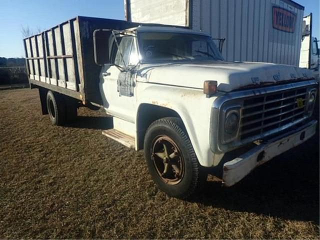 Image of Ford F-600 equipment image 3