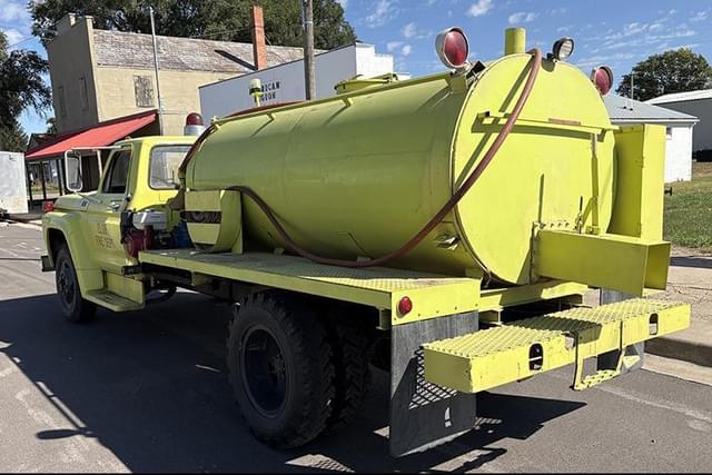 Image of Ford F-600 equipment image 4