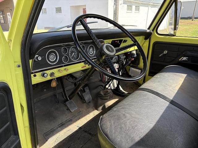 Image of Ford F-600 equipment image 3