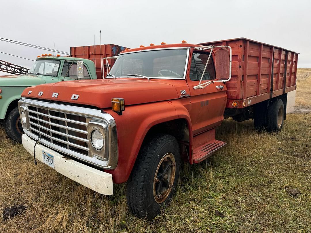 Image of Ford F-600 Primary image