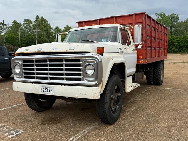Image of Ford F-600 equipment image 1