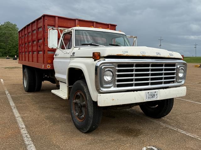 Image of Ford F-600 equipment image 3