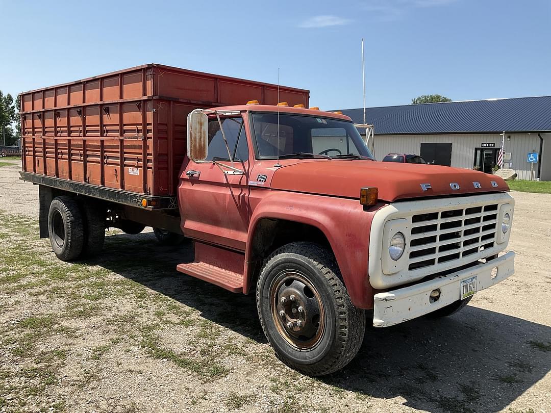Image of Ford F700 Primary image