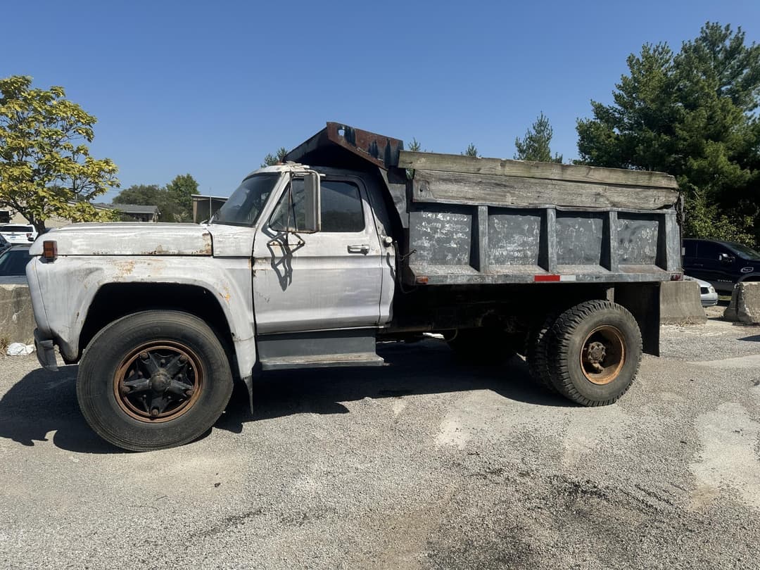 Image of Ford F-800 Primary image