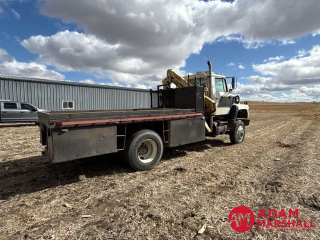 Image of Ford LN8000 equipment image 3