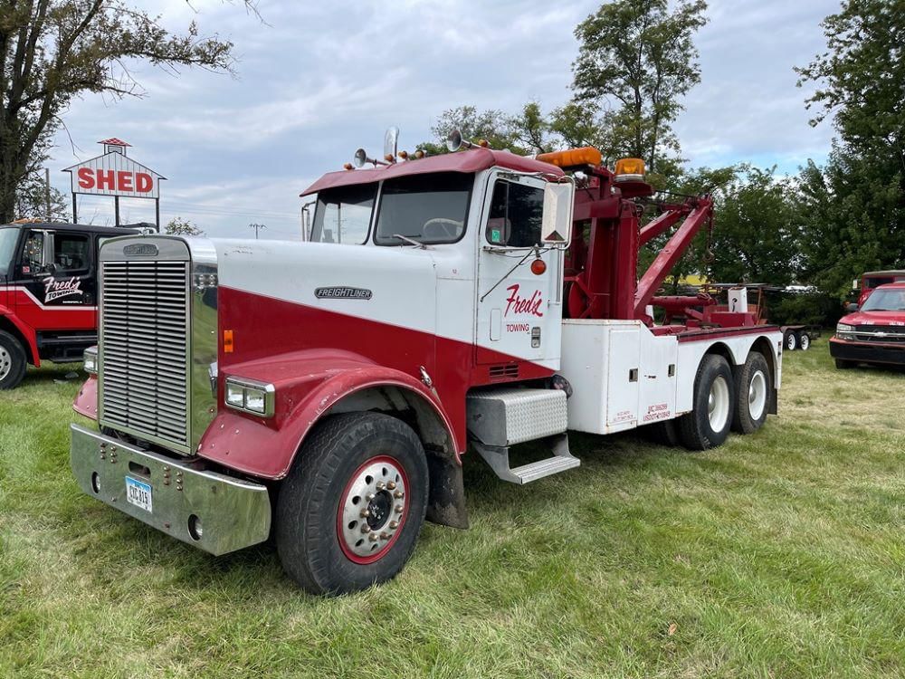 Main image Freightliner FLD12064ST