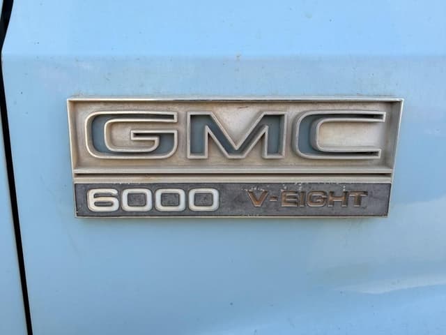 Image of GMC 6000 equipment image 3