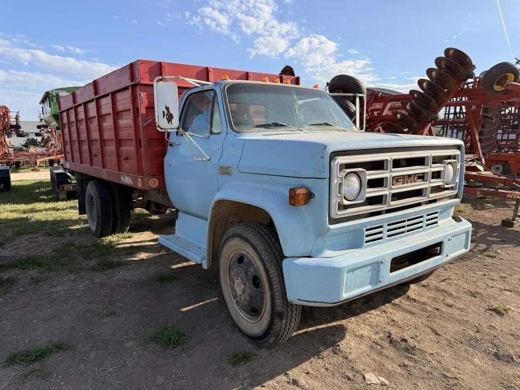 1976 GMC 6000 Equipment Image0