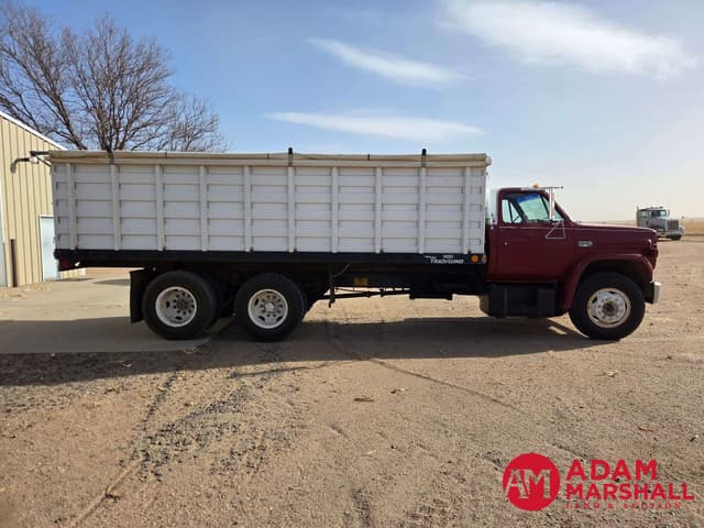 Image of GMC C6500 equipment image 2