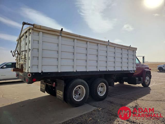 Image of GMC C6500 equipment image 3