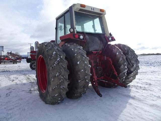 Image of International Harvester 1086 equipment image 2