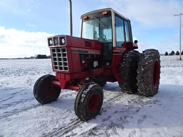 Image of International Harvester 1086 equipment image 1